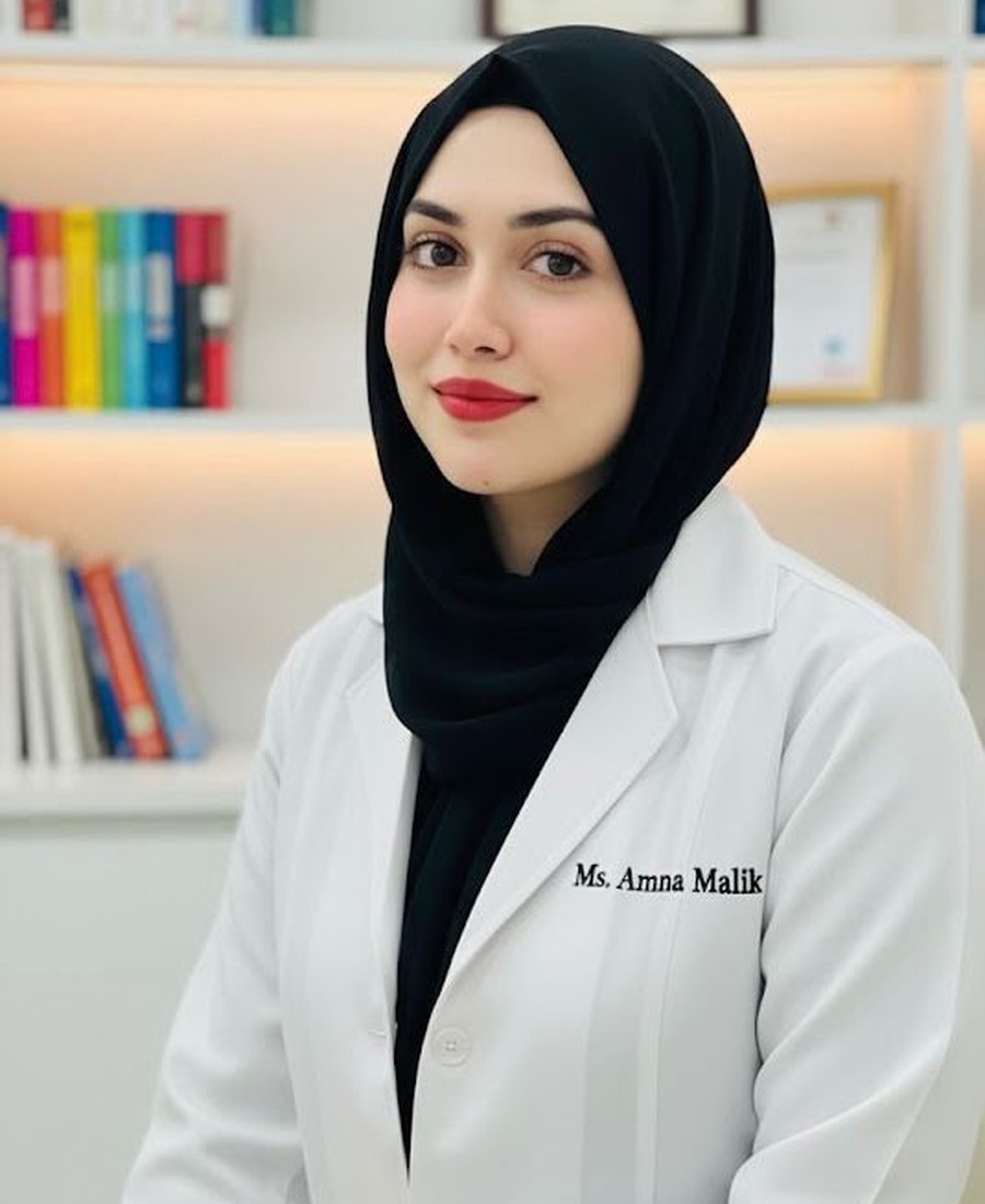 Dr. Amna Malik
